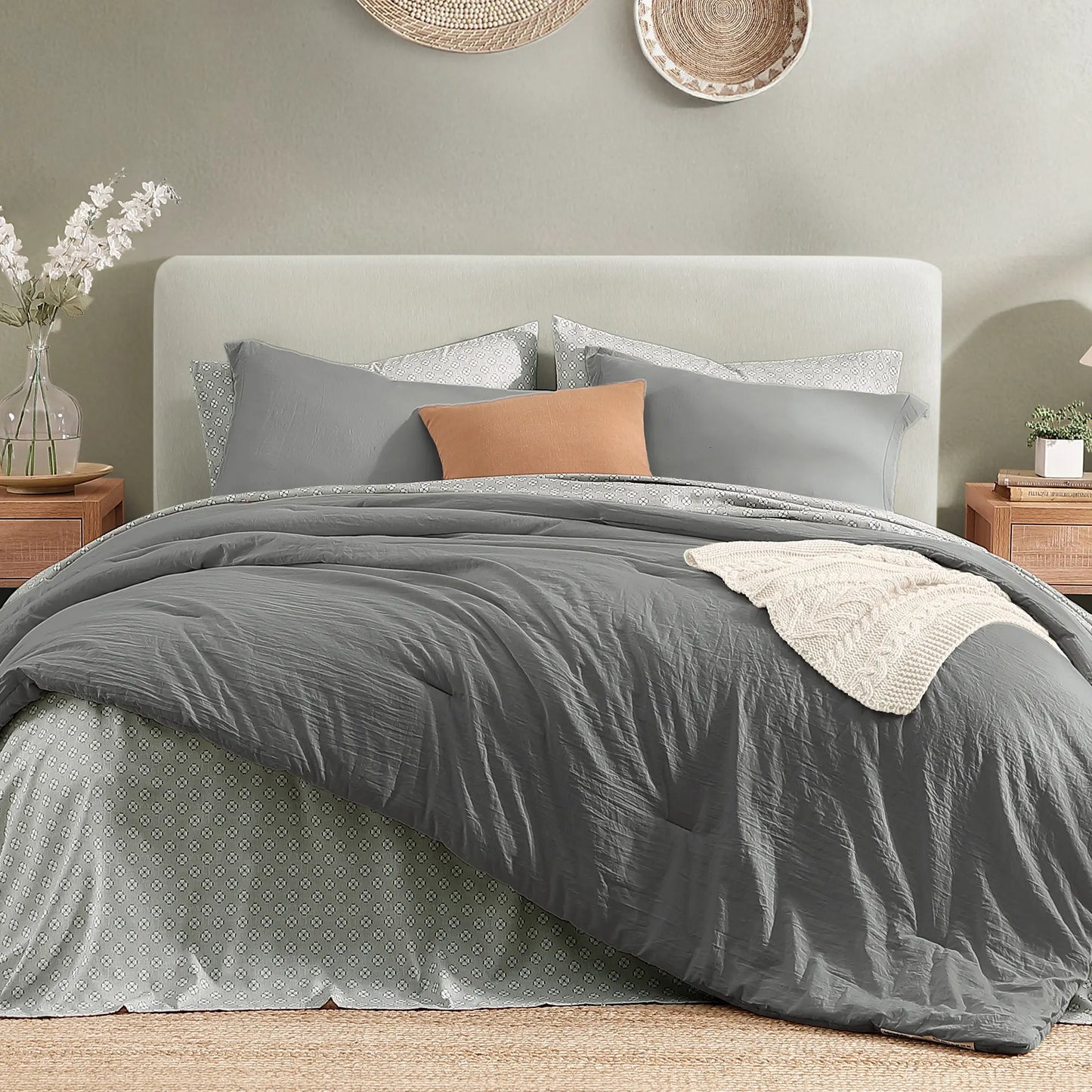 ☁️ 7-Piece Coastal Microfiber Comforter Set with Storage Pockets
